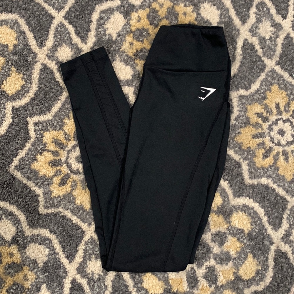 Gym shark leggings